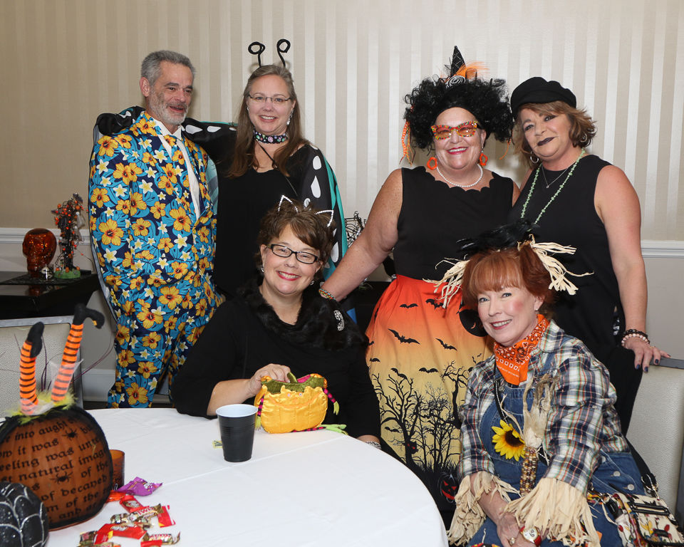 Meeting Place Mission Halloween Party_Morganton Community House 2019-9080.JPG